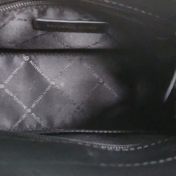 Michael kors small handbag - Picture 2 of 6